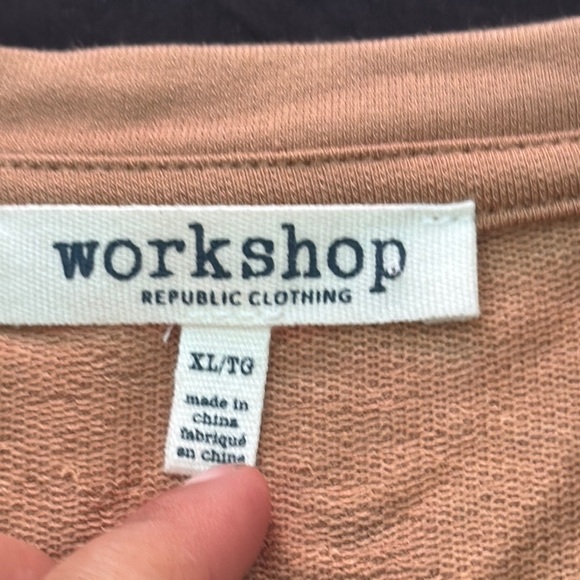 Workshop Republic Clothing Tan V-Neck Top women’s xl - Picture 5 of 14